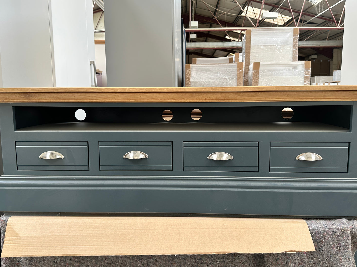 New England Straight 5ft Open Shelf TV Unit with 4 Drawers - Oak Top